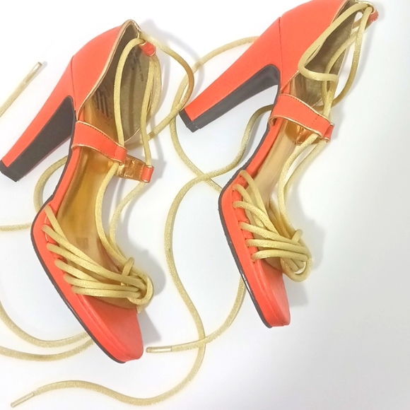 M By Shakara Size 8.5M Orange Heels with Gold Laces - Picture 6 of 8